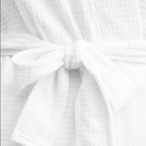 Gorgeous White Waffle Robe - Picture 4 of 6